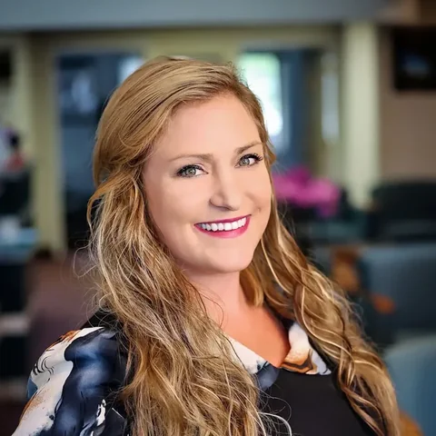 Janelle, office manager at Complete Care Chiropractic